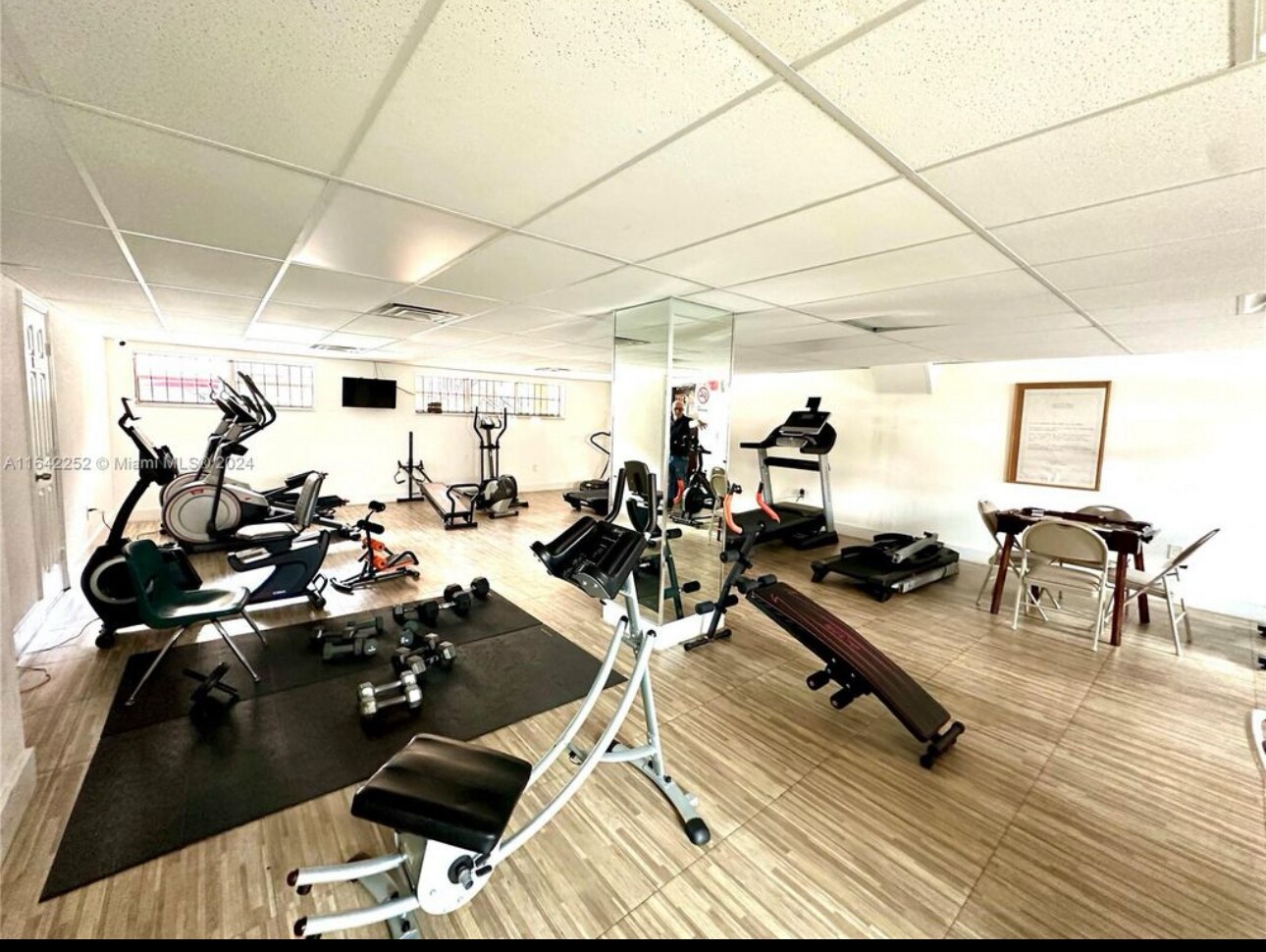 Building Photo - 4675 W 18th Ct