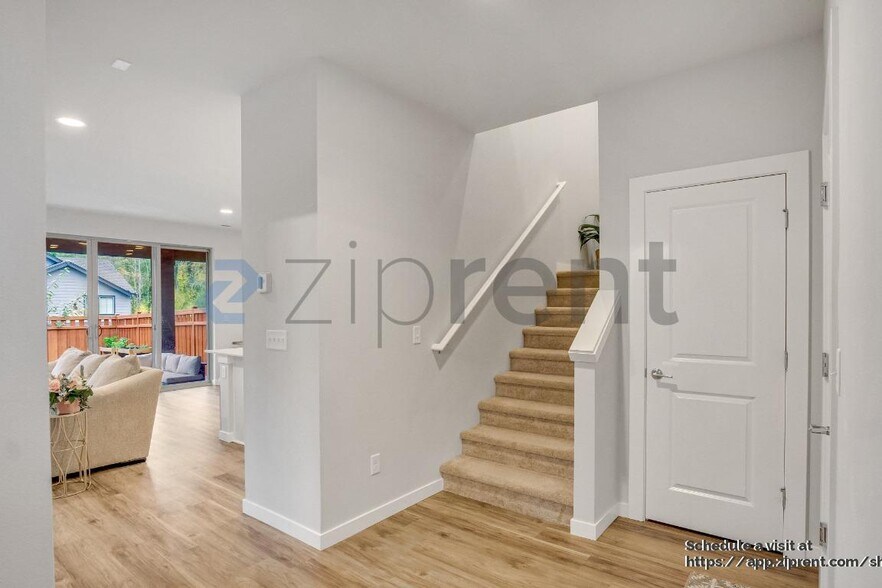 Building Photo - 13007 193rd Ave E