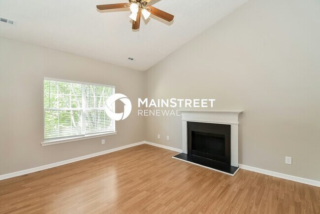 Building Photo - 3 Bedroom Pet-Friendly Home in Atlanta, GA with Main Street Renewal