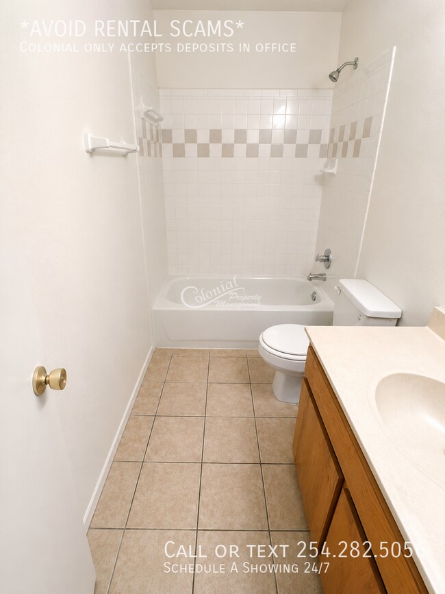 Building Photo - 3005 Cantabrian Dr