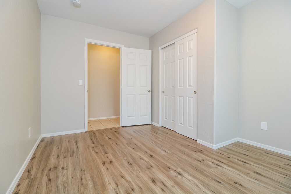 Building Photo - 7412 S 37th Dr