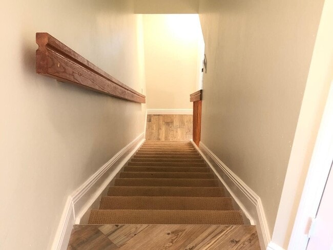 Building Photo - 2028 Alta Meadows Ln