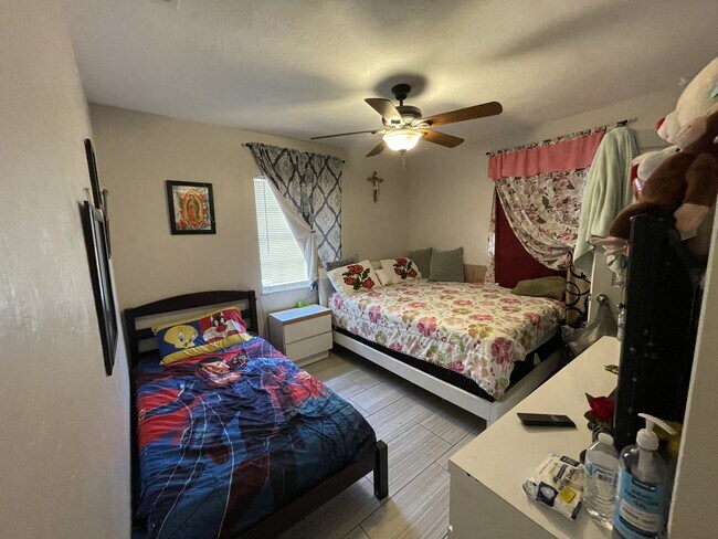 Building Photo - 208 Coventry St