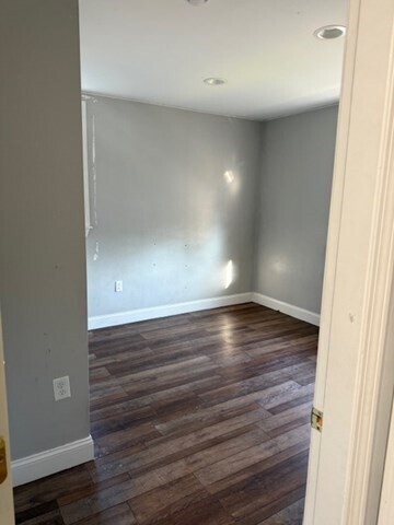 Building Photo - 87 Willard St
