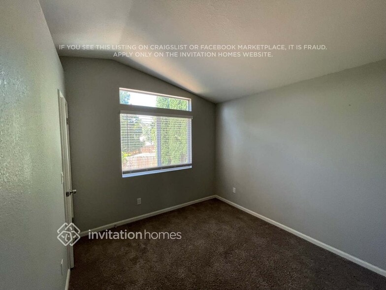 Building Photo - 472 Woodcrest Dr