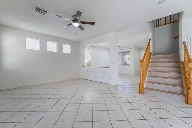 Building Photo - 3 bedroom, 2.5 bathroom, Summerlin Home, L...