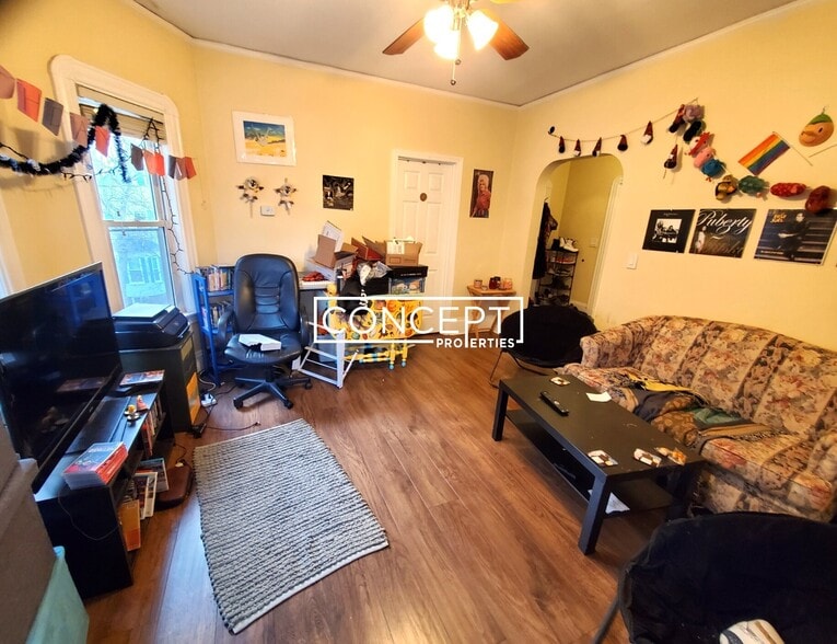 Building Photo - 21 Chandler St