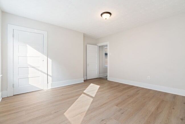 Building Photo - MOVE-IN SPECIAL! 1st MONTH'S RENT JUST $99...