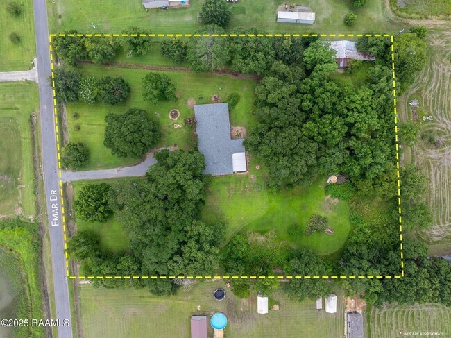 Building Photo - 681 Emar Dr