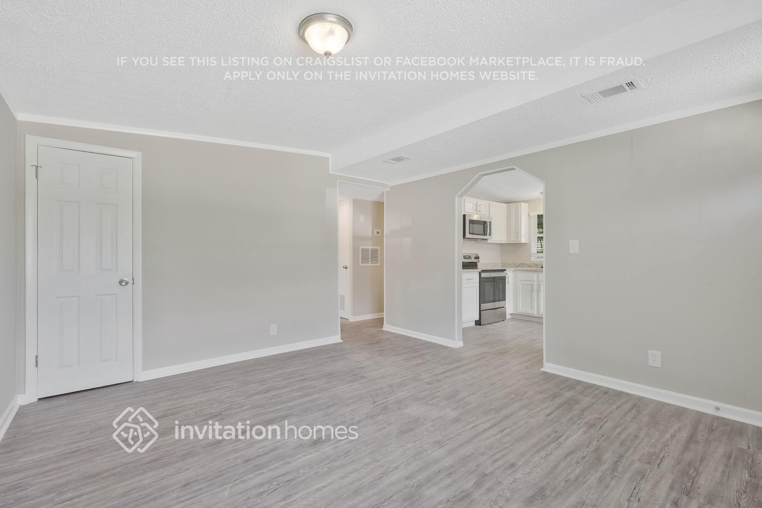 Building Photo - 1761 Merivale Rd S