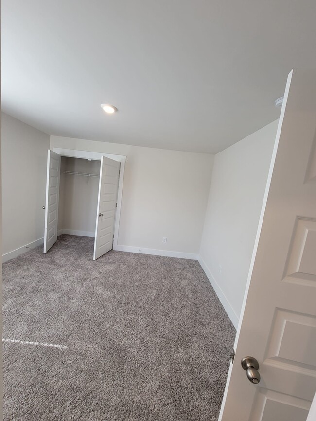 Building Photo - 123 Ted Dr