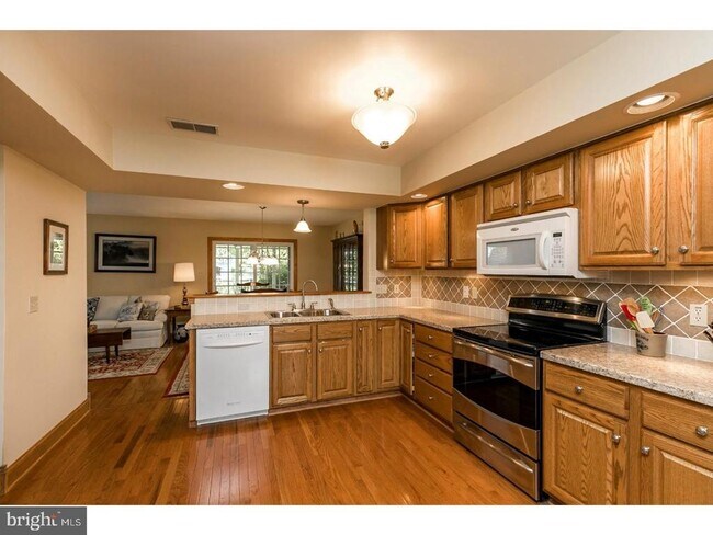 Building Photo - 202 Nelis Ct