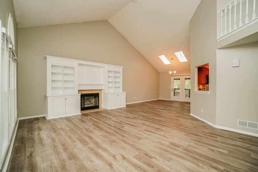 Building Photo - 95 Bridgeport Way