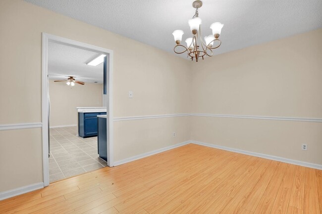 Building Photo - 8 N Nicholson Cir