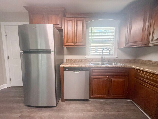 Building Photo - 4-Bedroom Home Walking Distance to Tennessee Tech