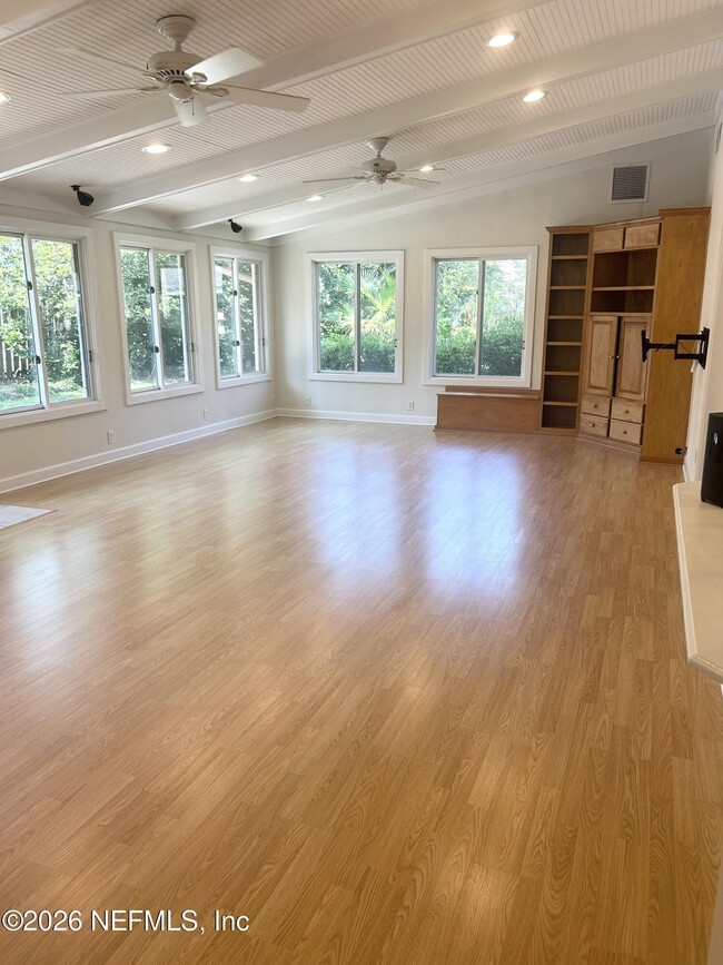 Building Photo - 108 Abalone Ln E