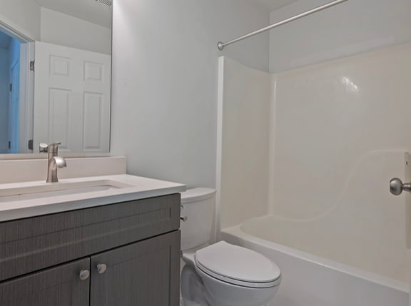 Building Photo - 9485 Fairway View Dr S