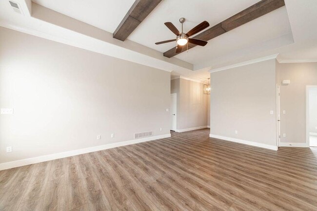 Building Photo - 4825 Kenora Dr