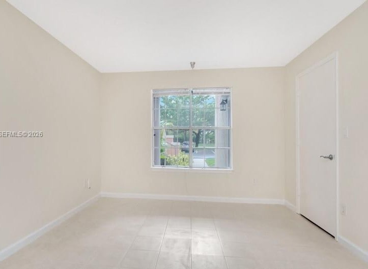 Building Photo - 1055 Crystal Way