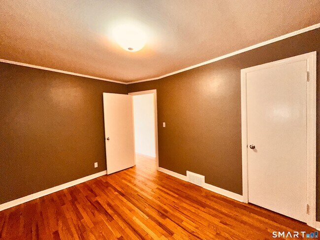 Building Photo - 33 Jepson Ln