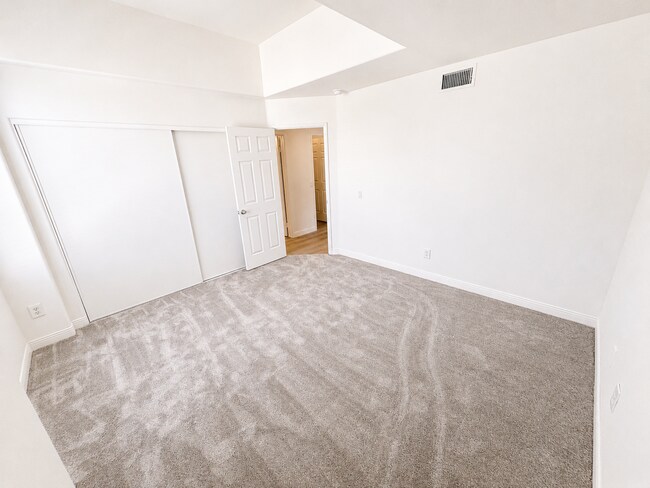 Building Photo - 5178 Corte Vistora