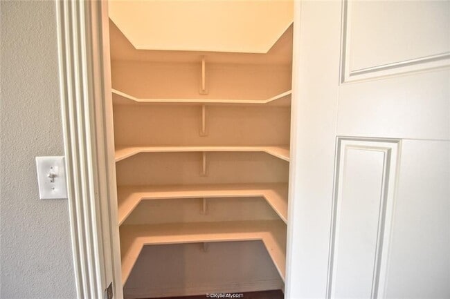 Building Photo - 6912 Appomattox Dr