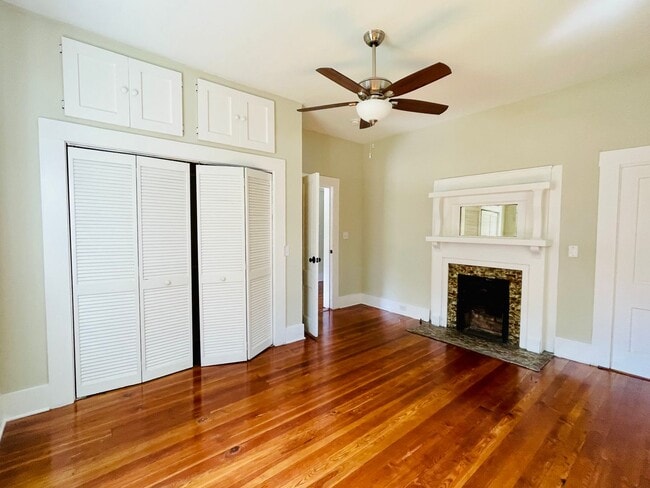 Building Photo - Beautifully restored cottage downtown Madsion