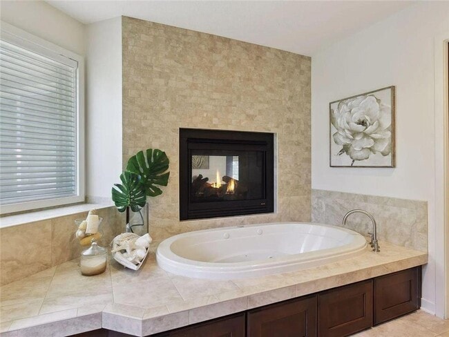 Building Photo - 6484 Ivy Way