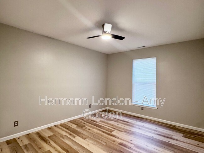 Building Photo - 2336 Rutger St