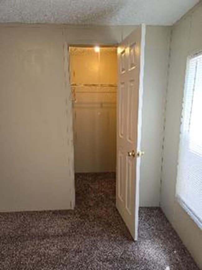 Building Photo - STUDENTS WELCOME! Old Town Fort Collins 3 Bed 2 Bath Mobile Home - Great Location