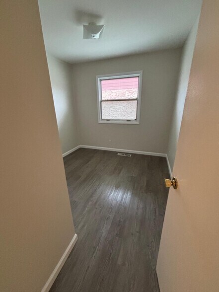 Building Photo - 6108 Hickory Hill Ln