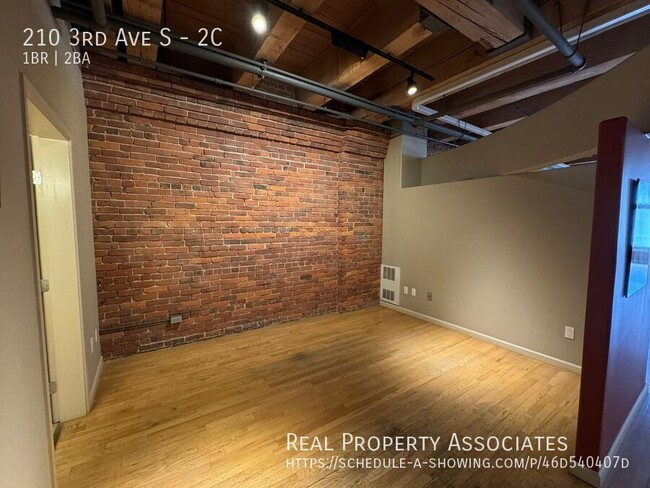 Building Photo - Pioneer Square Loft