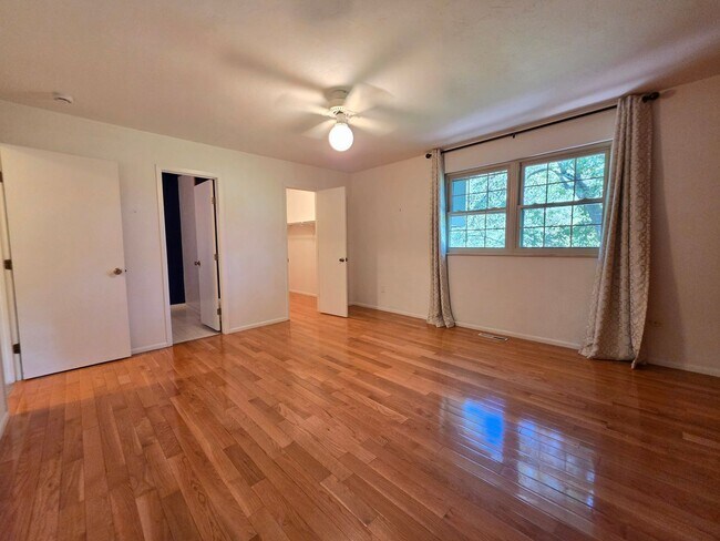 Building Photo - 3850 Paseo Del Prado