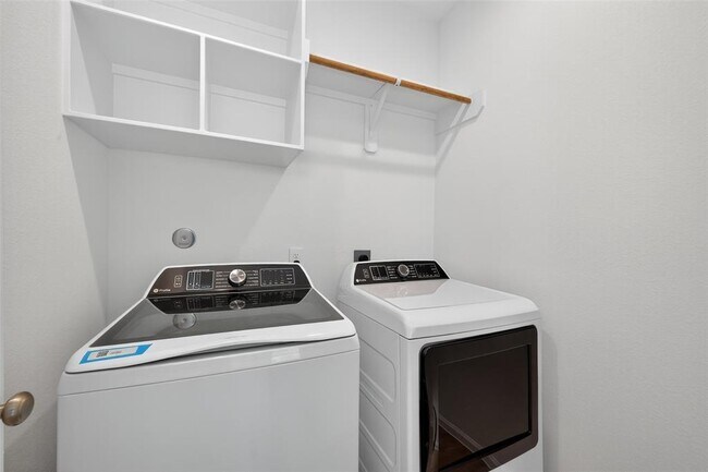 Building Photo - 10730 Aquila Star Dr