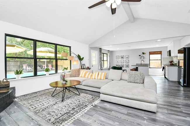 Building Photo - 5706 Sunnygate Dr