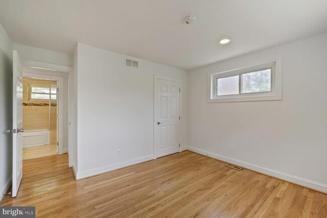 Building Photo - 10213 Duvawn Pl