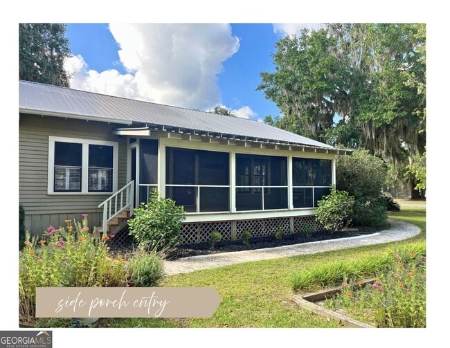 Building Photo - 208 Bartlett St