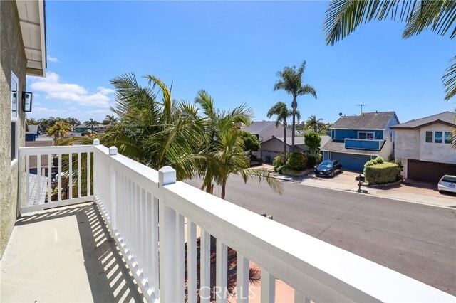 Building Photo - 715 Oceanhill Dr
