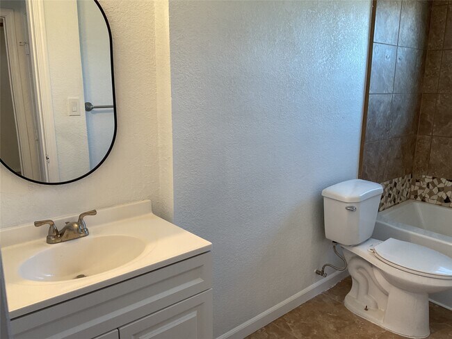 Building Photo - 5728 Sylvia Dr