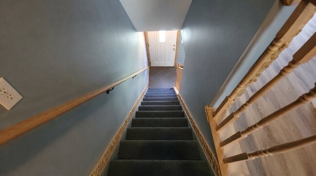 Building Photo - 25 Seneca Dr