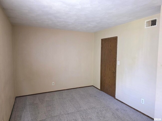 Building Photo - 1300 W Jeth Ct