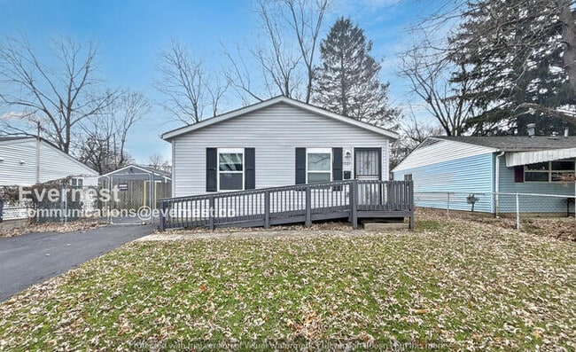 Primary Photo - 1321 Southfield Dr S