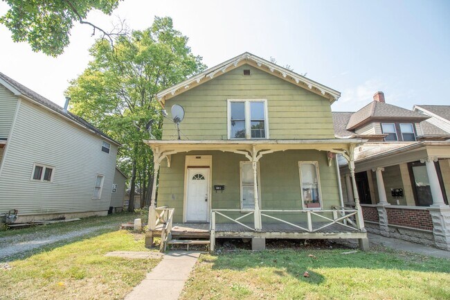 Building Photo - 822 N 7th St