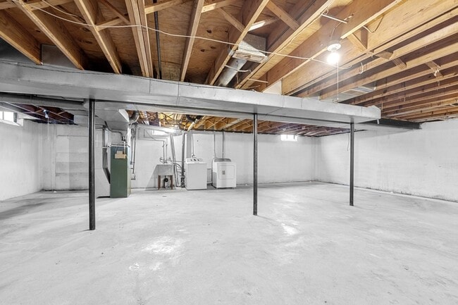 Building Photo - 38198 Hixford Pl