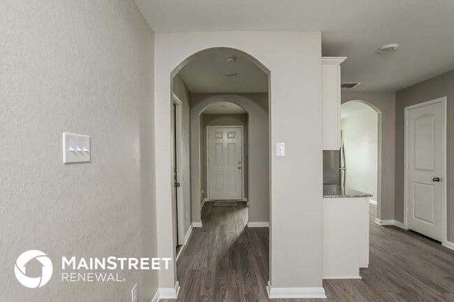 Building Photo - 3159 Begonia Bend