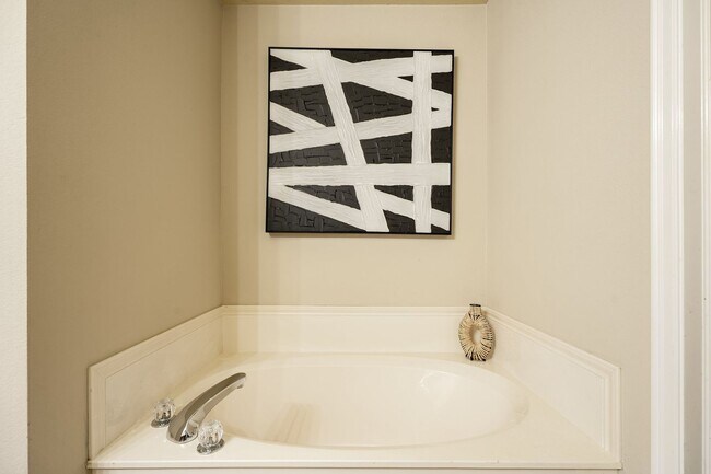 Building Photo - Fully Furnished in Owasso