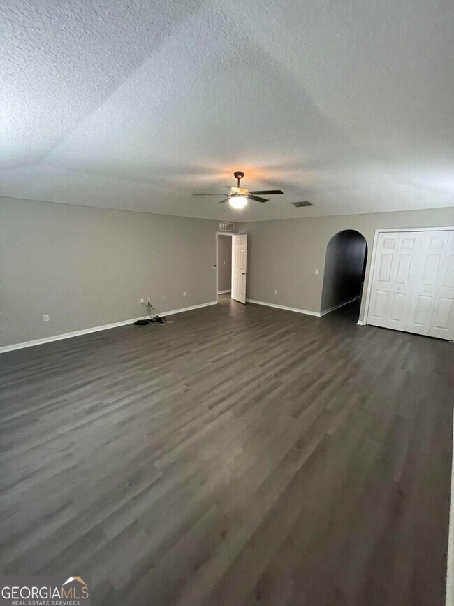 Building Photo - 421 Brooklet Cir