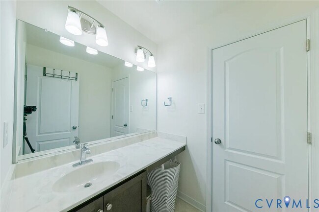 Building Photo - 5001 Maben Hill Ln