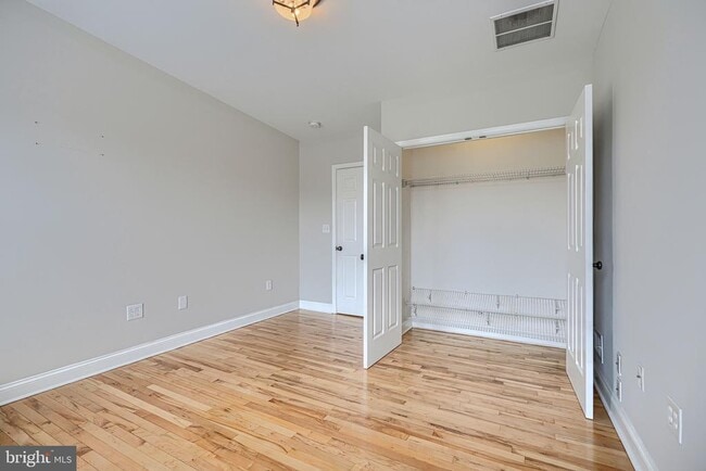 Building Photo - 609 East St
