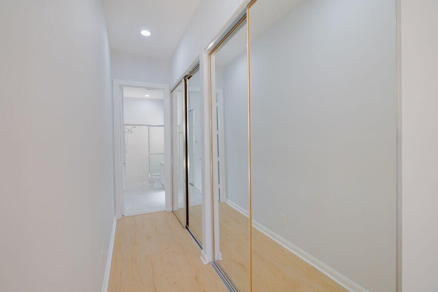Building Photo - 4786 Blossom Dr